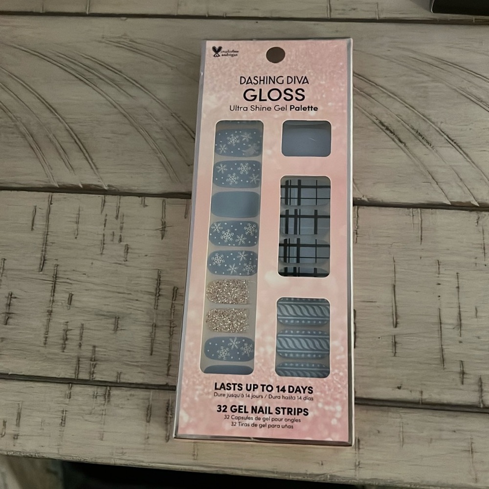 Dashing Diva gel nail strips